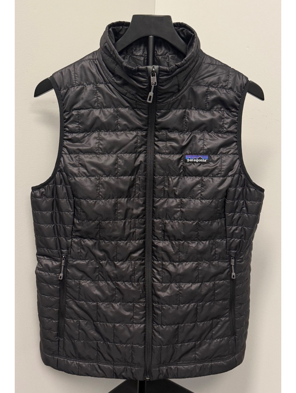 Patagonia Women’s Size Large Nano Puff Vest Black Insulated Full Zip Jacket!